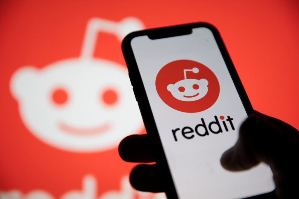 Reddit Launches Native Post-Like Ads to Blend Seamlessly with User Content Reddit Launches Native Post-Like Ads to Blend Seamlessly with User Content