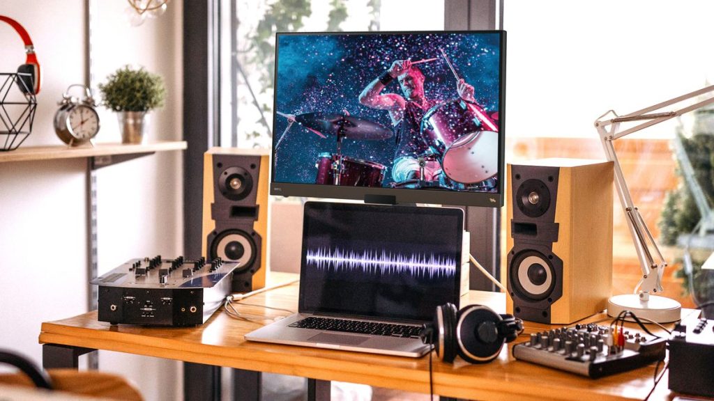 Top 4K Monitors for 2024: Ultra HD Displays with HDR and Premium Features Top 4K Monitors for 2024: Ultra HD Displays with HDR and Premium Features