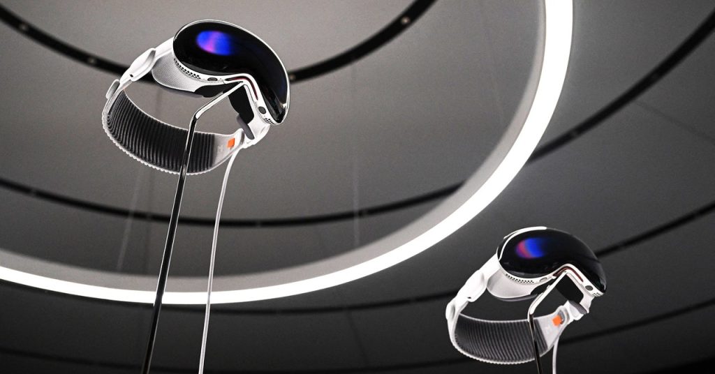 Apple’s Vision Pro Aims to Solve VR’s Biggest Problems: Comfort and Immersion Apple’s Vision Pro Aims to Solve VR’s Biggest Problems: Comfort and Immersion