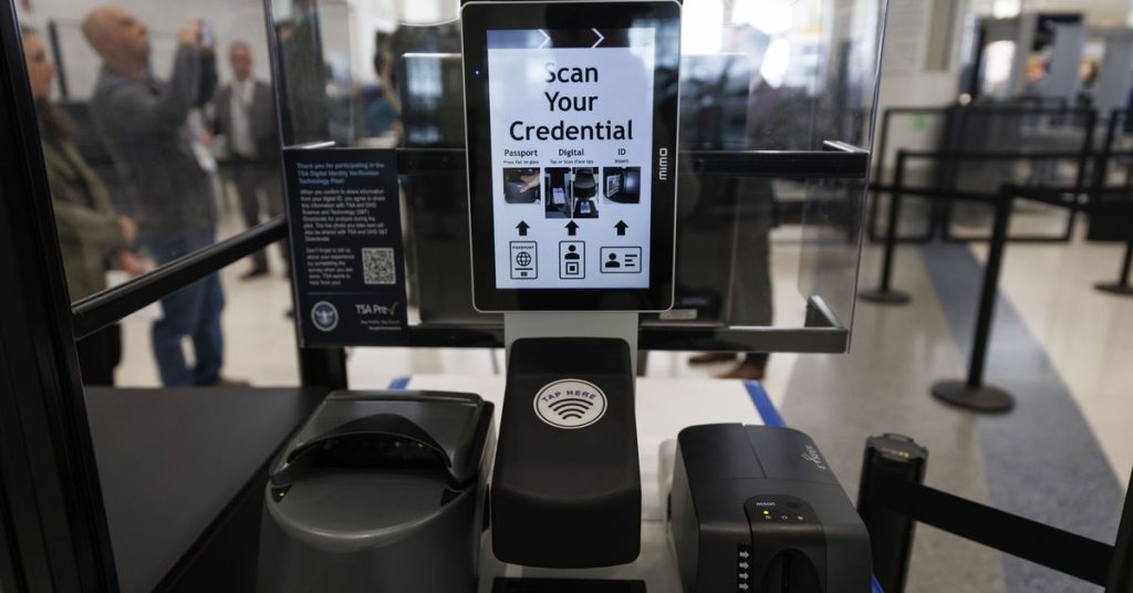 14 Senators Slam TSA’s Use of Facial Recognition Technology in Airports