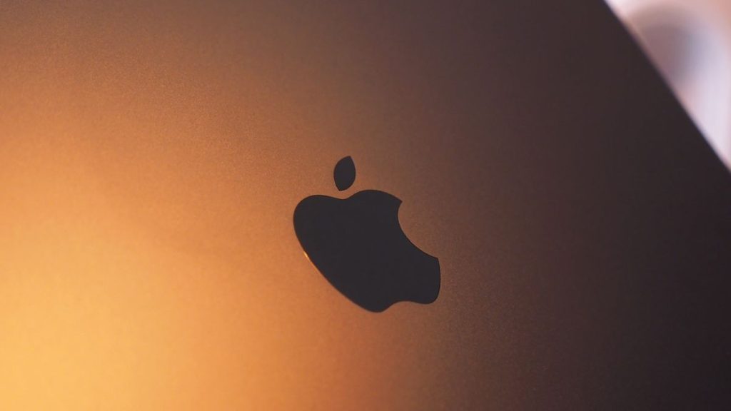 Apple’s First Foldable MacBook May Feature a Huge 18.76-Inch Display Apple’s First Foldable MacBook May Feature a Huge 18.76-Inch Display