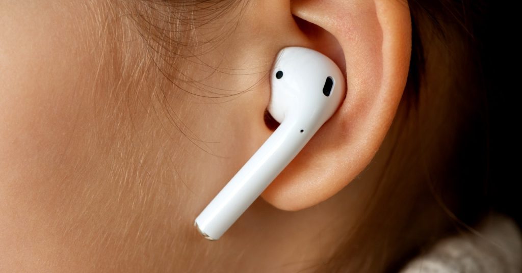 Smartphone Tips for Managing Hearing Loss in 2024: iPhone and Android Guide